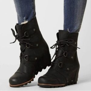 Sorel Black Lace-Up Wedge Boots